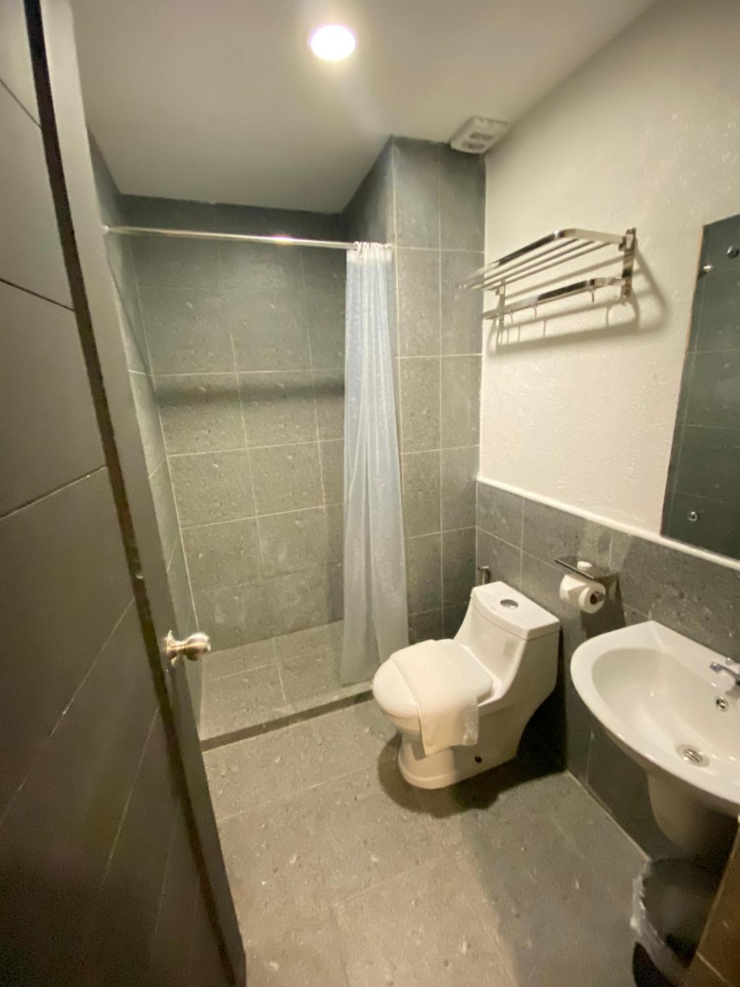 Rudolfo Suites Roxas City Exteriér fotografie