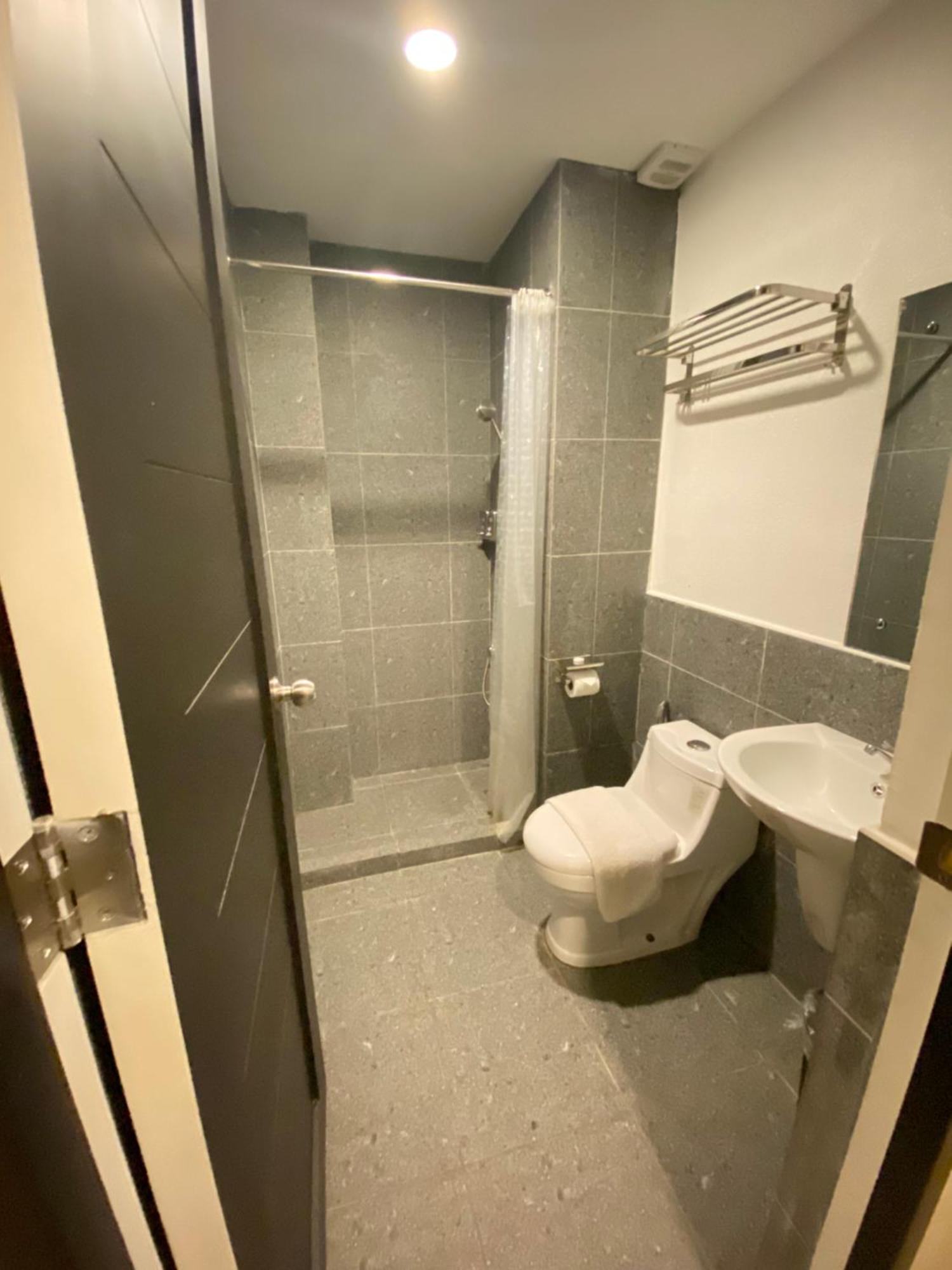 Rudolfo Suites Roxas City Exteriér fotografie